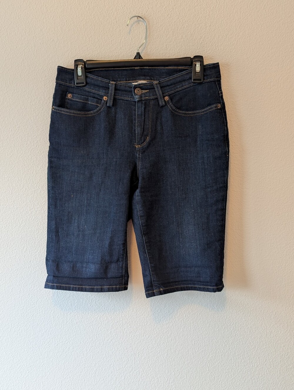 Duluth Trading Co Dark Indigo Denim Bermuda Shorts SZ 4